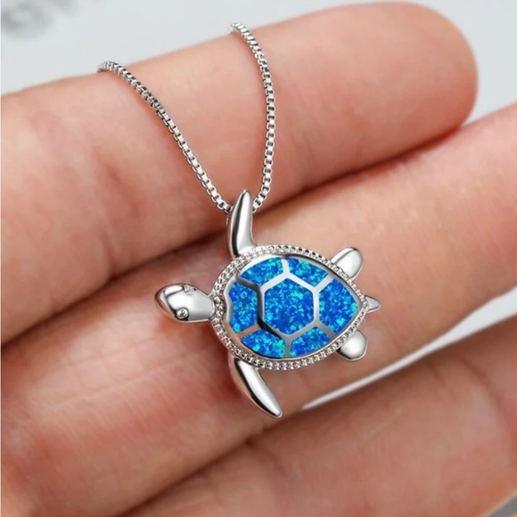 Jewelry - Turtle Pendant with Necklace
